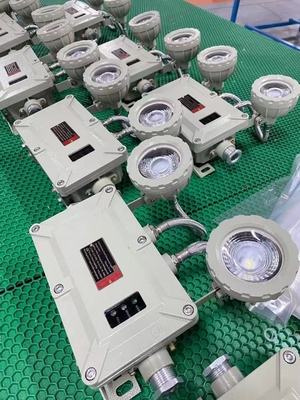 90/120/180 Mins ไฟฉุกเฉินระยะยาว CCT 4500-6500K LED ไฟกันไฟ