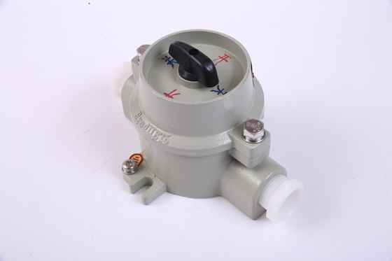IP65/66 กันฝุ่น ทนทานต่อการกัดกร่อน 10A ป้องกันระเบิดสําหรับสถานที่อันตราย