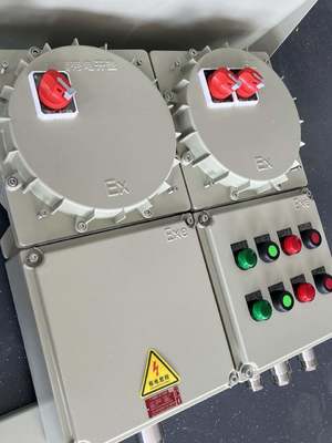 ขายดีที่สุด อุณหภูมิขนาดใหญ่ AC110/220/380/460V พานควบคุมการกระจายที่กันระเบิดสําหรับโรงงานปิโตรเคมีชายฝั่ง