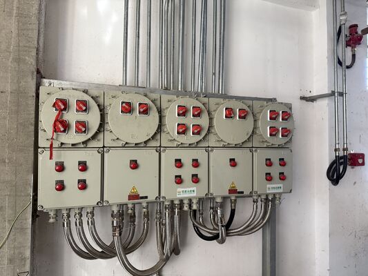 IIB T4 ATEX ตู้ควบคุมการกระจายไฟแบบ Flameproof (กันไฟ) แผงควบคุมการระเบิดของเปลวไฟ (Flame Explosion Proof) อะลูมิเนียมอัลลอยด์ สำหรับใช้ในอุตสาหกรรมน้ำมันและก๊าซ