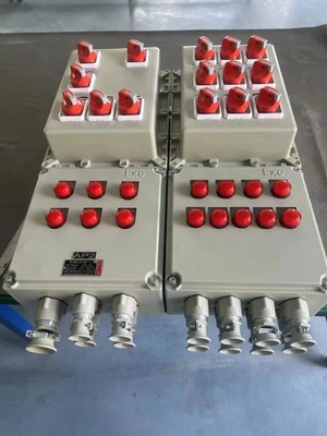 อลูมิเนียมสลัก Ex d e IIC ป้องกันระเบิด IP66 แผ่นควบคุม 225A กล่องป้องกันระเบิดสําหรับอุตสาหกรรม