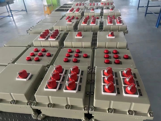 IP65 สแตนเลส ปานล์ควบคุมไฟฟ้าติดผนัง AC 220V / 380V Ex ปานล์ควบคุม