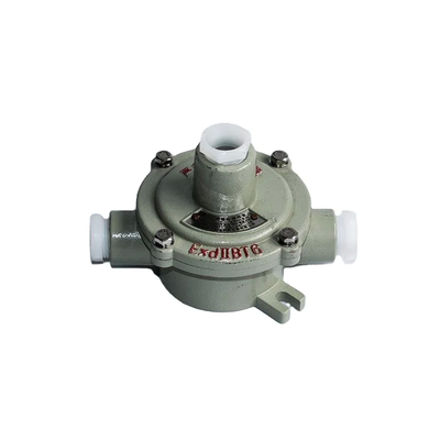 Exd II CT6 อลูมิเนียมสแตนเลส รวมกันระเบิด กล่องแยกกันระเบิด ติดผนัง
