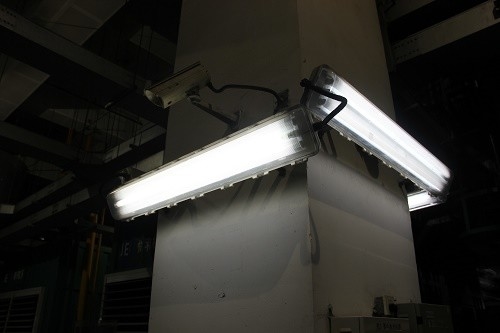 120 องศา รางมุมแสงกันระเบิด LED Tube Fixture กับ Anodizing Advanced และ &gt; 80 CRI