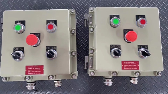 IP65 สแตนเลส ปานล์ควบคุมไฟฟ้าติดผนัง AC 220V / 380V Ex ปานล์ควบคุม