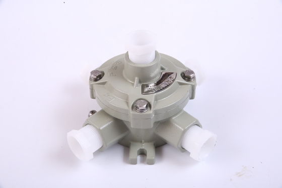 คุณภาพดี 220/380 VAC IP65 กล่องแยกกันระเบิด