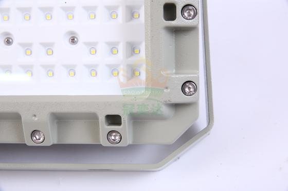 ATEX IECE บริษัทน้ํามันและก๊าซเหมืองแร่ โคมไฟ LED กันระเบิด 150W 140lm/w