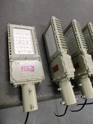 100 ~ 277v 130lm / W 200w โหลดไฟ LED กันระเบิด