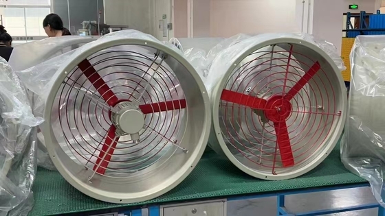 อุตสาหกรรม 1450 r / m กันระเบิด ปรับระบายน้ํา 300 มม กว้าง พัดลม ปลอดภัยและมีประสิทธิภาพสูง ระบายอากาศสําหรับพื้นที่อันตราย