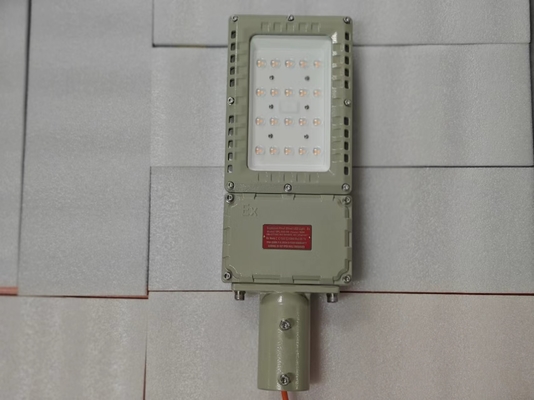 100W 200W LED ระเบิดกันระเบิดไฟฟ้าแสงน้ําท่วม ATEX II 2G ความปลอดภัยสําหรับเขตแก๊ส1/2