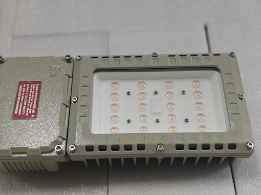 100W 200W LED ระเบิดกันระเบิดไฟฟ้าแสงน้ําท่วม ATEX II 2G ความปลอดภัยสําหรับเขตแก๊ส1/2