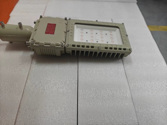 100W 200W LED ระเบิดกันระเบิดไฟฟ้าแสงน้ําท่วม ATEX II 2G ความปลอดภัยสําหรับเขตแก๊ส1/2