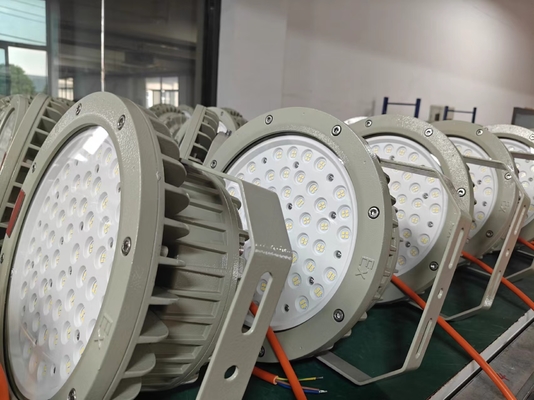 ตัดอัลลูมิเนียม LED Bay ไฟฟ้าที่มีบราคเก็ต Mount 50000hrs อายุการใช้งาน