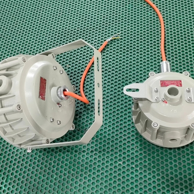 ไฟ LED แบบเส้น 50W กันระเบิด ไฟ 1000lm ไฟ IP65 ที่สามารถชาร์จใหม่ได้ สําหรับเขต 2 สภาพแวดล้อมที่รุนแรง