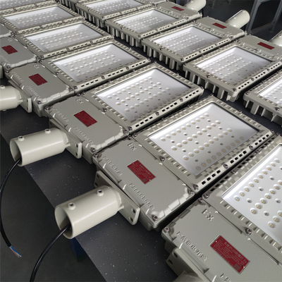เครื่องปรับแสงถนน LED กันระเบิด 250w สําหรับโรงแปรรูป 100-277v 130lm/W ATEX/IECEx/RoHS ได้รับการอนุมัติ
