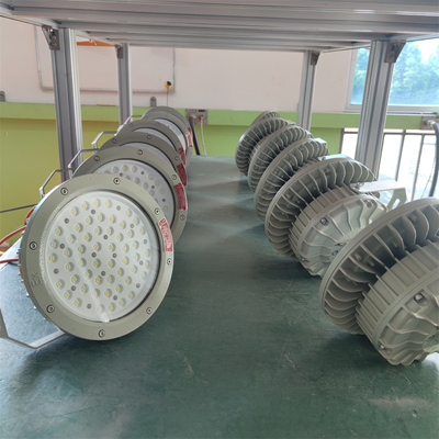 50000 ชั่วโมง อายุการใช้งานยาว WF2 กันระเบิด LED Bay Light IP66 สําหรับเทอร์มินอลท่าเรือนอกทะเล