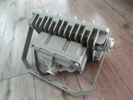 ไฟโฟลท์ LED กันระเบิดภายนอก IP66 WF2 น้ํามันอุตสาหกรรมปิโตรเคมีใช้ 170lm / w 150watt