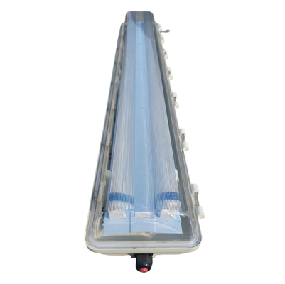 แสงหลอดไฟหลอดไฟแบบเส้น LED กันระเบิด GRP สําหรับสภาพแวดล้อมอันตรายทางอุตสาหกรรม 110lm/w