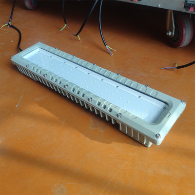 แสงเส้นตรงที่ป้องกันการหลุด ATEX IEC IP66 WF2 มีการจัดอันดับด้วยอุตสาหกรรมอลูมิเนียม LED