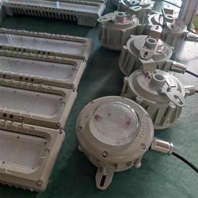 แสงเส้นตรงที่ป้องกันการหลุด ATEX IEC IP66 WF2 มีการจัดอันดับด้วยอุตสาหกรรมอลูมิเนียม LED