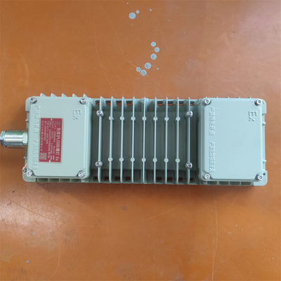 โคมไฟ LED กันระเบิด RoHS ATEX IECEx สําหรับสภาพแวดล้อมที่รุนแรง แสงอุตสาหกรรม 200Watt 295V