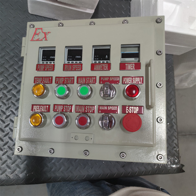ATEX CNEX เรตติ้ง Ex d ป้องกันเพลิง Panel Box Enclosure IP66 WF2 สําหรับพื้นที่อันตรายที่มีสายไฟเข้าตามต้องการ 295Vac