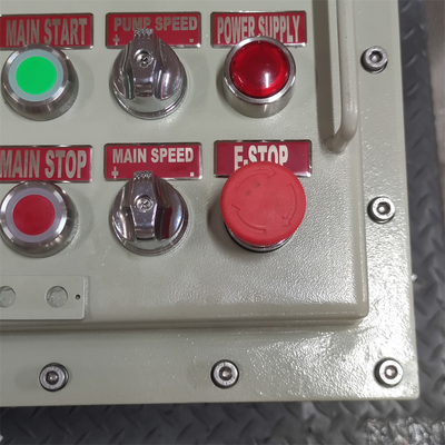 ATEX CNEX เรตติ้ง Ex d ป้องกันเพลิง Panel Box Enclosure IP66 WF2 สําหรับพื้นที่อันตรายที่มีสายไฟเข้าตามต้องการ 295Vac