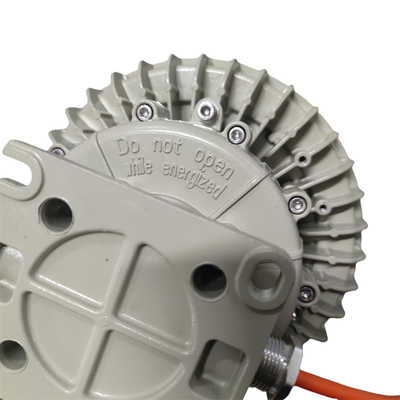 โคมไฟ LED กันระเบิด ATEX IEC มีประสิทธิภาพการใช้พลังงาน 185lm/w IP66 WF2 สําหรับแสงอุตสาหกรรมก๊าซน้ํามันโซน 1