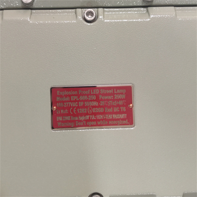 ATEX 220V 380V แสง LED กันระเบิด อลูมิเนียมเกรดเรือ IP66 WF2 สําหรับอุตสาหกรรมน้ํามันและก๊าซ