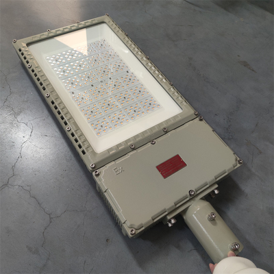 ไฟสปอร์ตไลท์ LED กลางแจ้งกันระเบิด IP66 ได้รับการรับรองโดย ATEX IECEx CNEX เหมาะสำหรับแท่นขุดเจาะนอกชายฝั่ง โรงกลั่น โรงงานอันตราย
