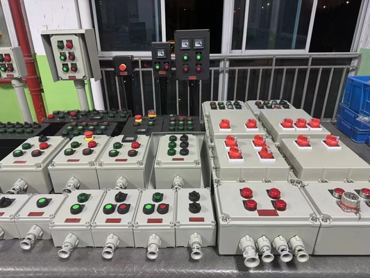แผ่นกันไฟที่ได้รับการรับรองจาก ATEX CNEX มีระดับ AC220/380v ฝุ่นเคลือบเพื่อเพิ่มความทนทาน