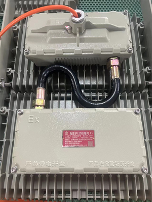 CRI สูง Ra≥80 ไฟฟ้า LED กันระเบิดสําหรับโซนน้ํามันแก๊ส1 MEANWELL Drive