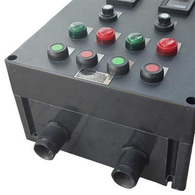 สถานีควบคุมป้องกันระเบิด 220V ATEX ได้รับการอนุมัติ GRP Anti Corrsion IP66 WF2 การติดตั้งแนวตั้งแขวนสําหรับสภาพแวดล้อมอันตรายโซน 1 โซน 2