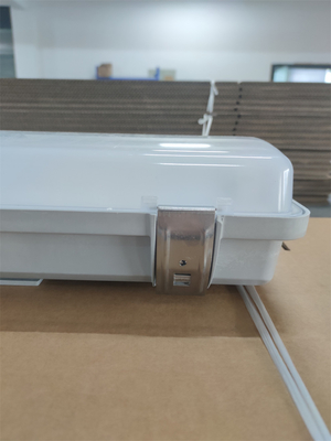 2*36W แสงหลอดไฟกันระเบิด IP66 WF2 ระดับการป้องกัน IECEx อนุมัติสําหรับโซน1 2 โซน21 22 สภาพแวดล้อมอันตราย