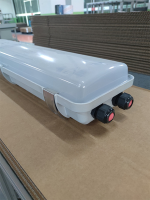 2*18w/2*36w แสงหลอดไฟกันระเบิด IP66 WF2 ระดับการป้องกัน CRI สูง Ra≥70