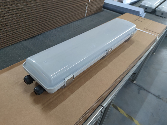 2*18w/2*36w แสงหลอดไฟกันระเบิด IP66 WF2 ระดับการป้องกัน CRI สูง Ra≥70