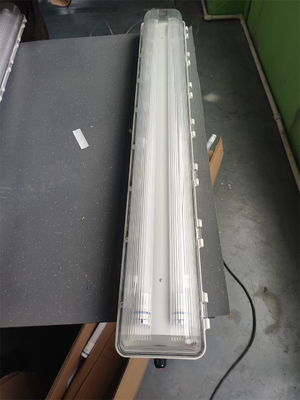 2*54W แอนติแชร์ฟิวอเรสเซนต์ แสง ATEX IECEx รับรองกันน้ํา WF2 100lm / w การติดตั้งเพดานประสิทธิภาพแสงสําหรับโซน 21 22 1 2