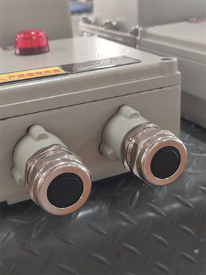 กล่องไอโซเลาเตอร์ที่กันระเบิด ATEX IP66 ป้องกันการกัดกรอง อลูมิเนียมระดับอวกาศ สําหรับการติดตั้งผนัง