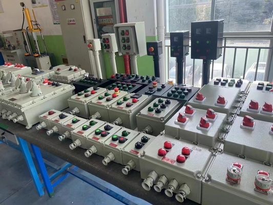 IP66 แผ่นควบคุมอลูมิเนียมกันระเบิด ความแรงปัจจุบันปริมาณ ≤ 225A พร้อมการรับรอง ATEX