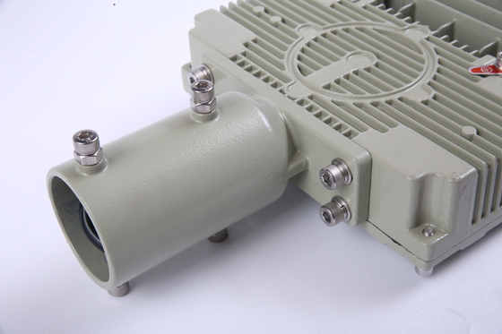 ไฟสปอร์ตไลท์ LED กลางแจ้งกันระเบิด IP66 ได้รับการรับรองโดย ATEX IECEx CNEX เหมาะสำหรับแท่นขุดเจาะนอกชายฝั่ง โรงกลั่น โรงงานอันตราย