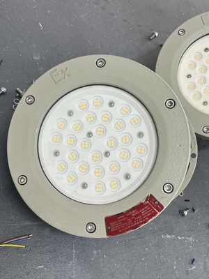 ATEX กันระเบิด LED High Bay Light 150W ∼ 120° มุมรังสี ความสว่างสูงสําหรับพื้นที่อันตรายจากก๊าซ