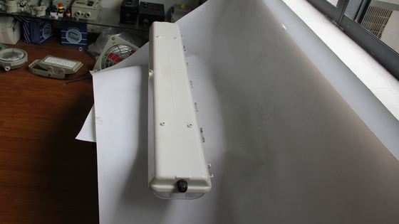 ไฟ LED เชิงเส้นกันระเบิดที่ได้รับการรับรอง ATEX IECEx CNEX สำหรับโซนอันตราย 1 และโซน 2 – ไฟส่องสว่างอุตสาหกรรมกันน้ำประหยัดพลังงานสำหรับสภาพแวดล้อมน้ำมัน ก๊าซ และสารเคมี