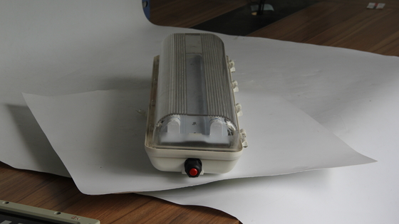 โคมไฟเชิงเส้น LED กันน้ำ ป้องกันการระเบิดสำหรับแท่นขุดเจาะน้ำมัน โรงงานเคมี และปั๊มน้ำมัน – ได้รับการรับรอง ATEX/IECEx/CNEX ประหยัดพลังงาน ทนทาน ติดตั้งง่าย