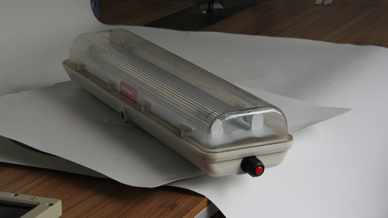 โคมไฟเชิงเส้น LED กันน้ำ ป้องกันการระเบิดสำหรับแท่นขุดเจาะน้ำมัน โรงงานเคมี และปั๊มน้ำมัน – ได้รับการรับรอง ATEX/IECEx/CNEX ประหยัดพลังงาน ทนทาน ติดตั้งง่าย