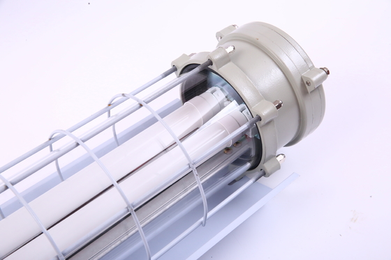 ทนทาน ATEX กันระเบิด LED ไฟฟ้าเส้นตรง 100lm / w IP66 สําหรับสภาพแวดล้อมที่ชื้น โซน 21 และ 22 ทนทานต่อการกัดกร่อน