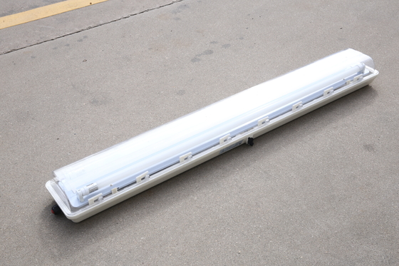 ช่องทาง G 3/4" กันระเบิด LED High Bay Lighting 2*18w สําหรับสภาพแวดล้อมอุตสาหกรรมและอันตราย