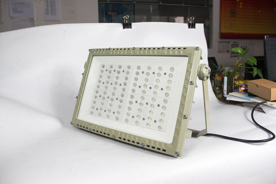 IECEx แสงไฟ LED ถนน 250W แสงไฟกันระเบิดสําหรับโรงงานน้ํามัน ก๊าซ และเคมี