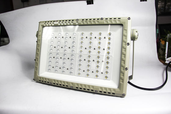 IECEx แสงไฟ LED ถนน 250W แสงไฟกันระเบิดสําหรับโรงงานน้ํามัน ก๊าซ และเคมี