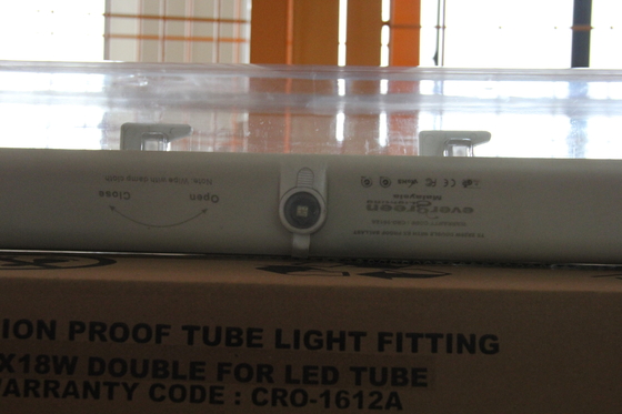 โคมไฟ LED สำหรับพื้นที่อันตรายที่ได้รับการรับรอง ATEX/IECEx/CNEX, ได้รับการจัดอันดับ IP66, รับประกัน 5 ปี, ปรับแต่งวัตต์และขนาดได้ ไฟเชิงเส้นกันระเบิด BYS Series ที่ทนทาน พร้อมการรับรองสามรายการ