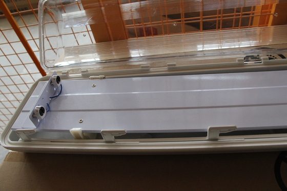 โคมไฟ LED สำหรับพื้นที่อันตรายที่ได้รับการรับรอง ATEX/IECEx/CNEX, ได้รับการจัดอันดับ IP66, รับประกัน 5 ปี, ปรับแต่งวัตต์และขนาดได้ ไฟเชิงเส้นกันระเบิด BYS Series ที่ทนทาน พร้อมการรับรองสามรายการ